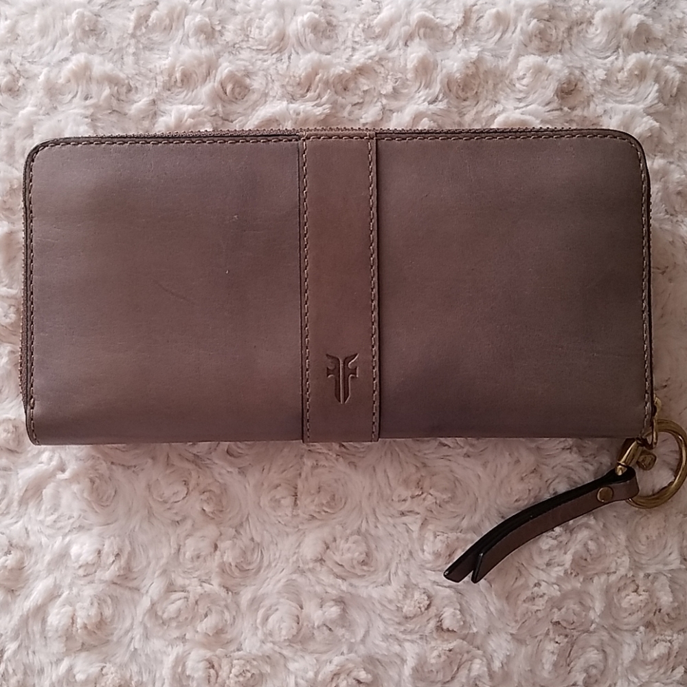 Women's Leather Frye Wallet Clutch